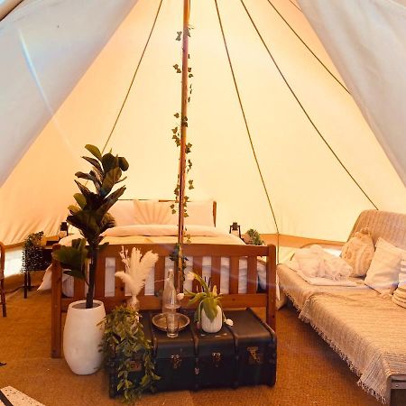 Fen Meadows Glamping - Luxury Cabins And Bell Tents Cambridge  Esterno foto