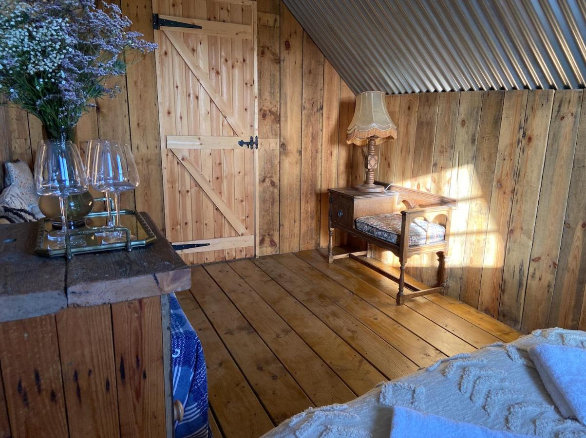 Fen Meadows Glamping - Luxury Cabins And Bell Tents Cambridge  Esterno foto