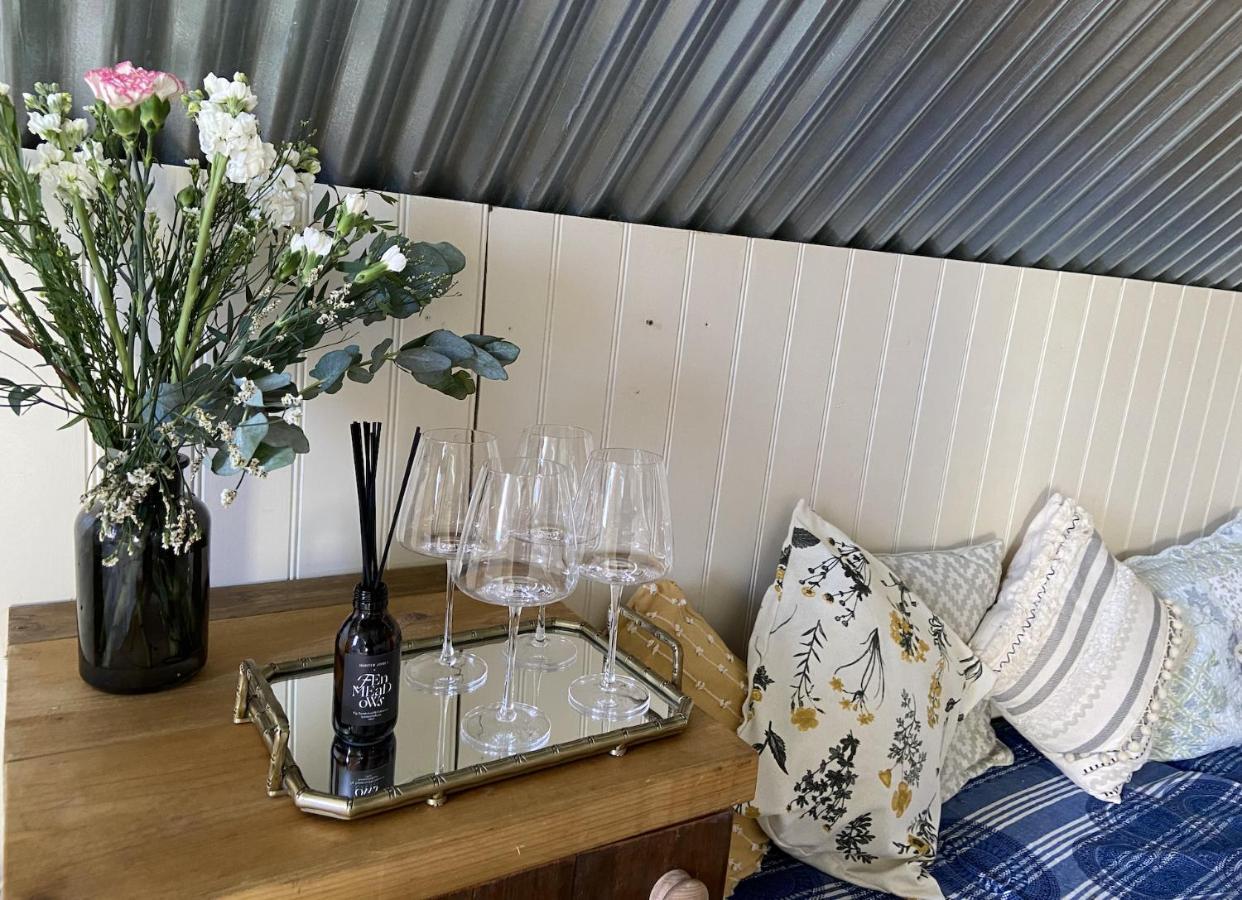 Fen Meadows Glamping - Luxury Cabins And Bell Tents Cambridge  Esterno foto