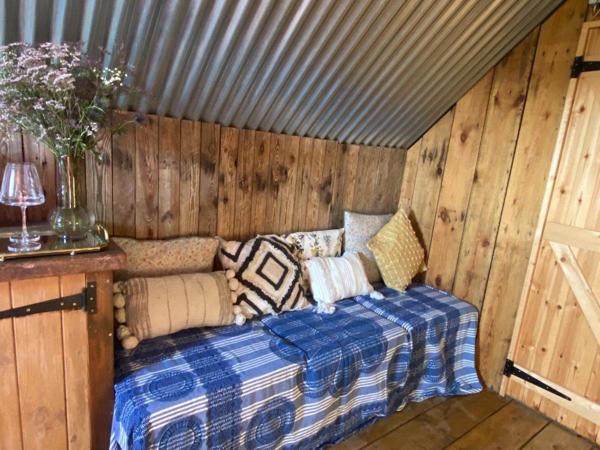 Fen Meadows Glamping - Luxury Cabins And Bell Tents Cambridge  Esterno foto