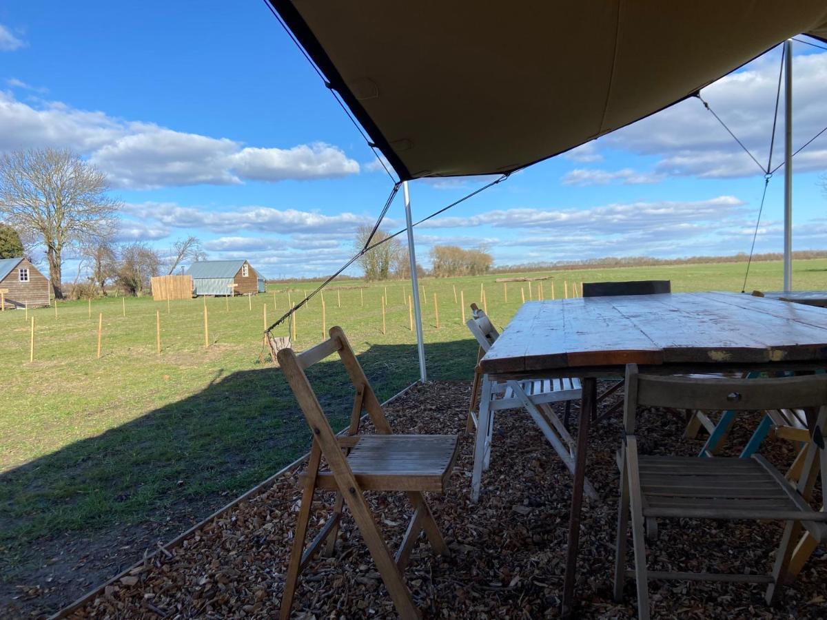 Fen Meadows Glamping - Luxury Cabins And Bell Tents Cambridge  Esterno foto