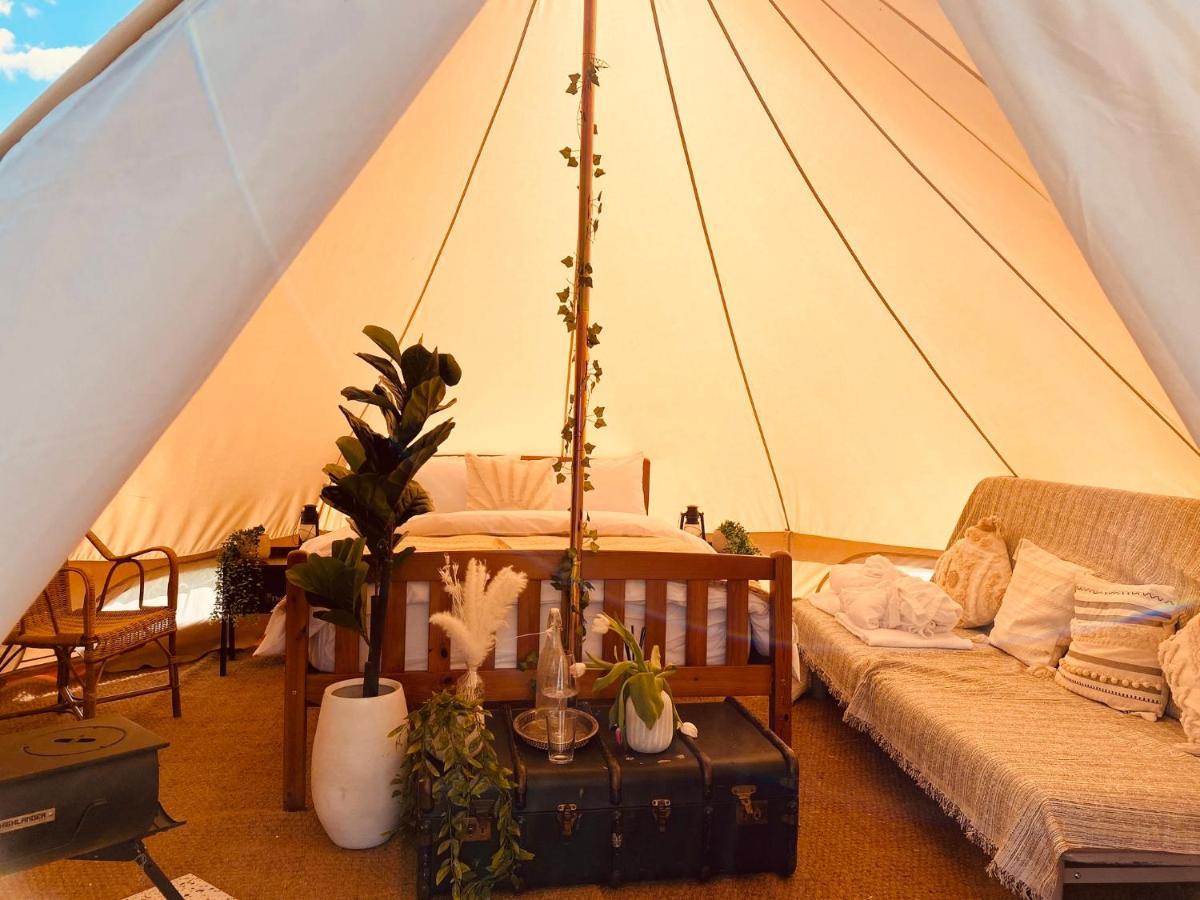 Fen Meadows Glamping - Luxury Cabins And Bell Tents Cambridge  Esterno foto