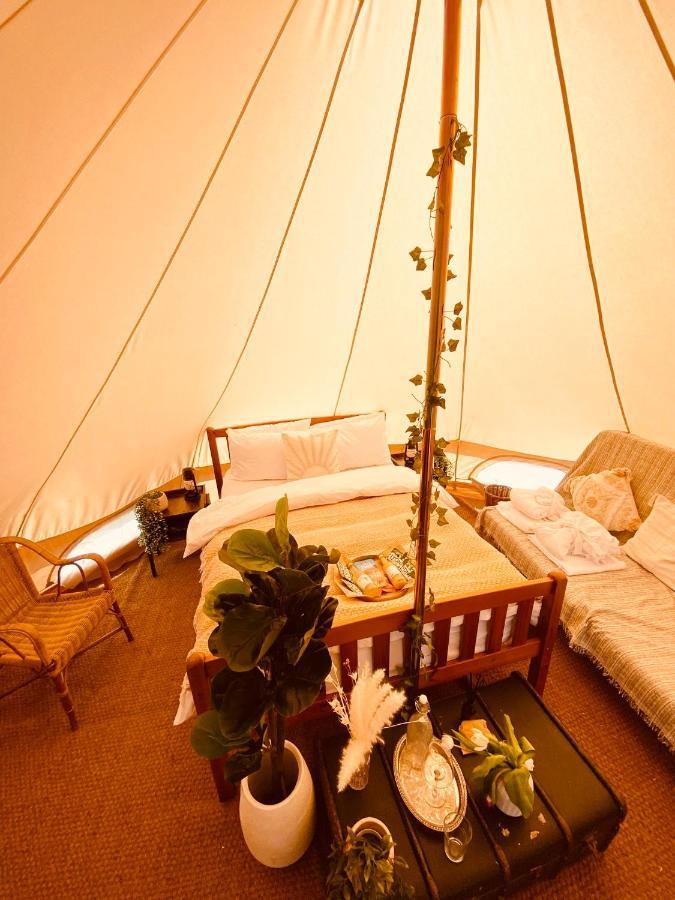 Fen Meadows Glamping - Luxury Cabins And Bell Tents Cambridge  Esterno foto