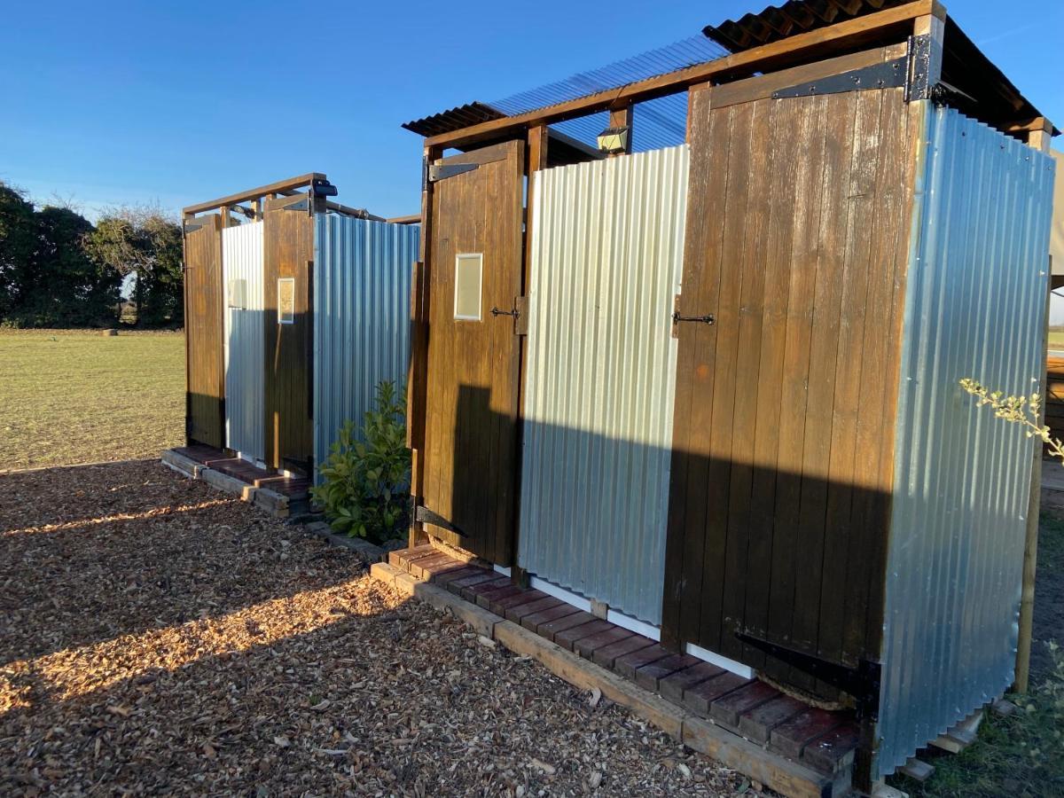 Fen Meadows Glamping - Luxury Cabins And Bell Tents Cambridge  Esterno foto