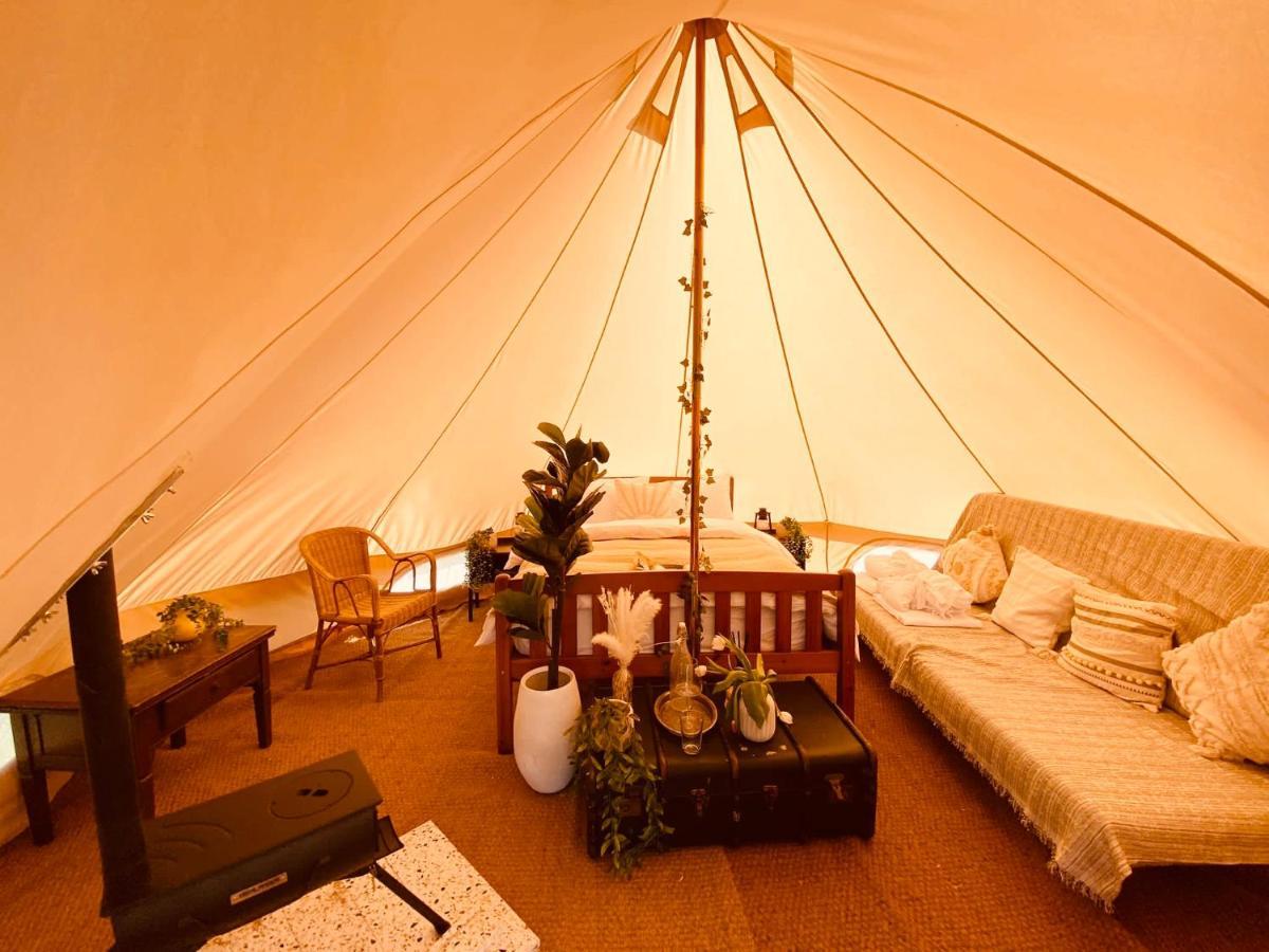 Fen Meadows Glamping - Luxury Cabins And Bell Tents Cambridge  Esterno foto
