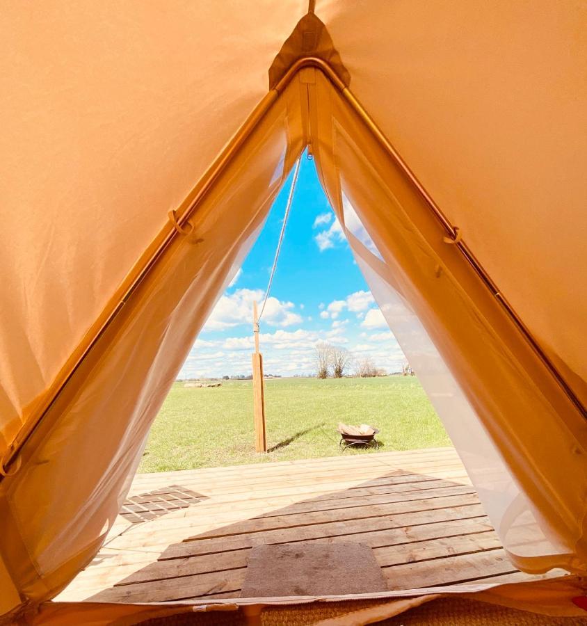 Fen Meadows Glamping - Luxury Cabins And Bell Tents Cambridge  Esterno foto