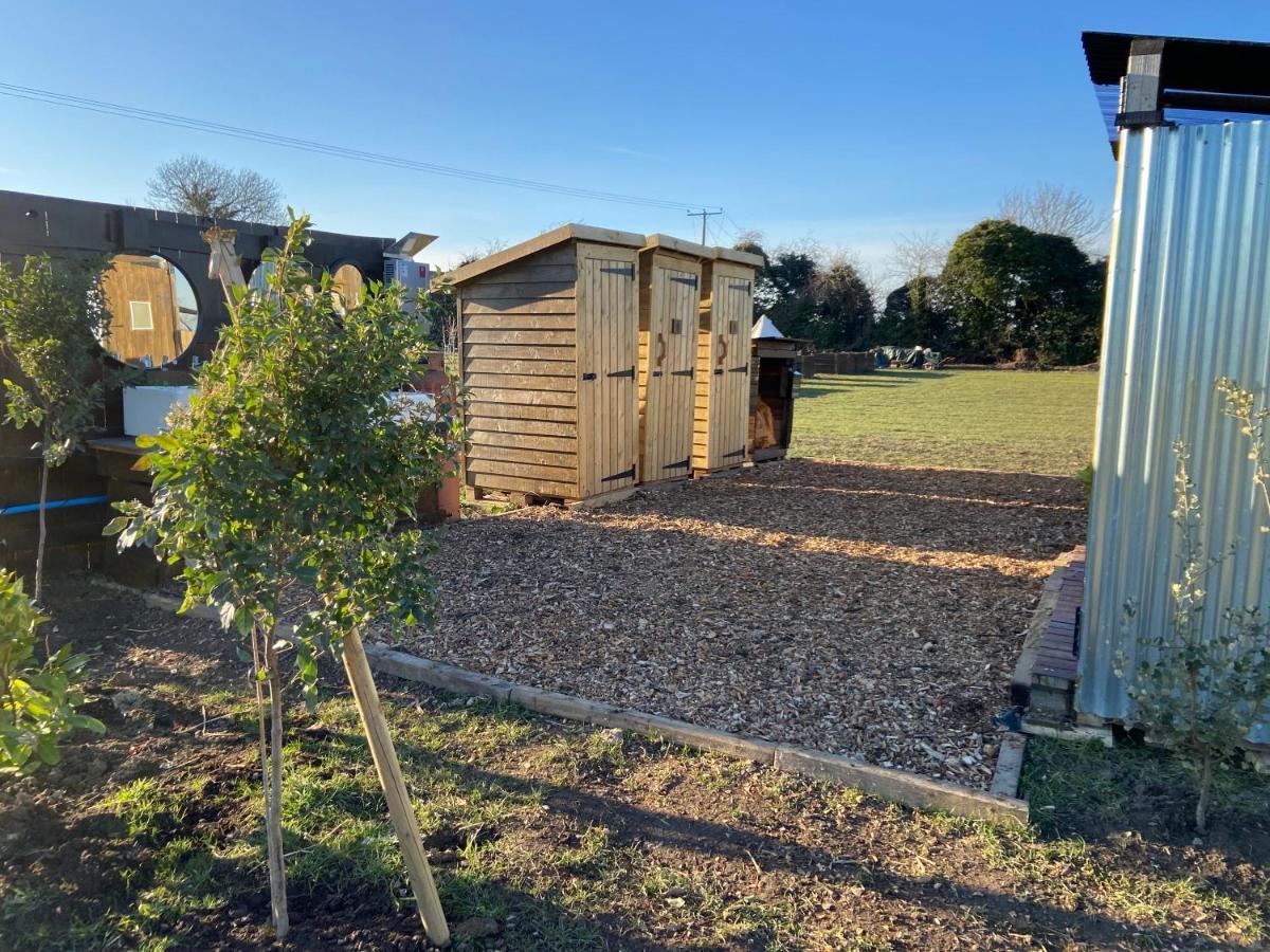 Fen Meadows Glamping - Luxury Cabins And Bell Tents Cambridge  Esterno foto