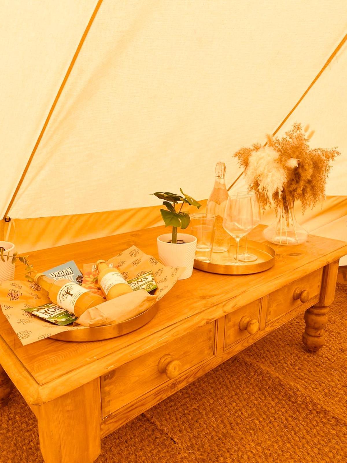 Fen Meadows Glamping - Luxury Cabins And Bell Tents Cambridge  Esterno foto